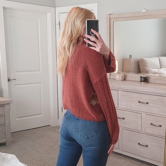 ✨️ONE LEFT!! Orange pumpkin Sweater NWT Fall Cropped - Picture 5 of 6